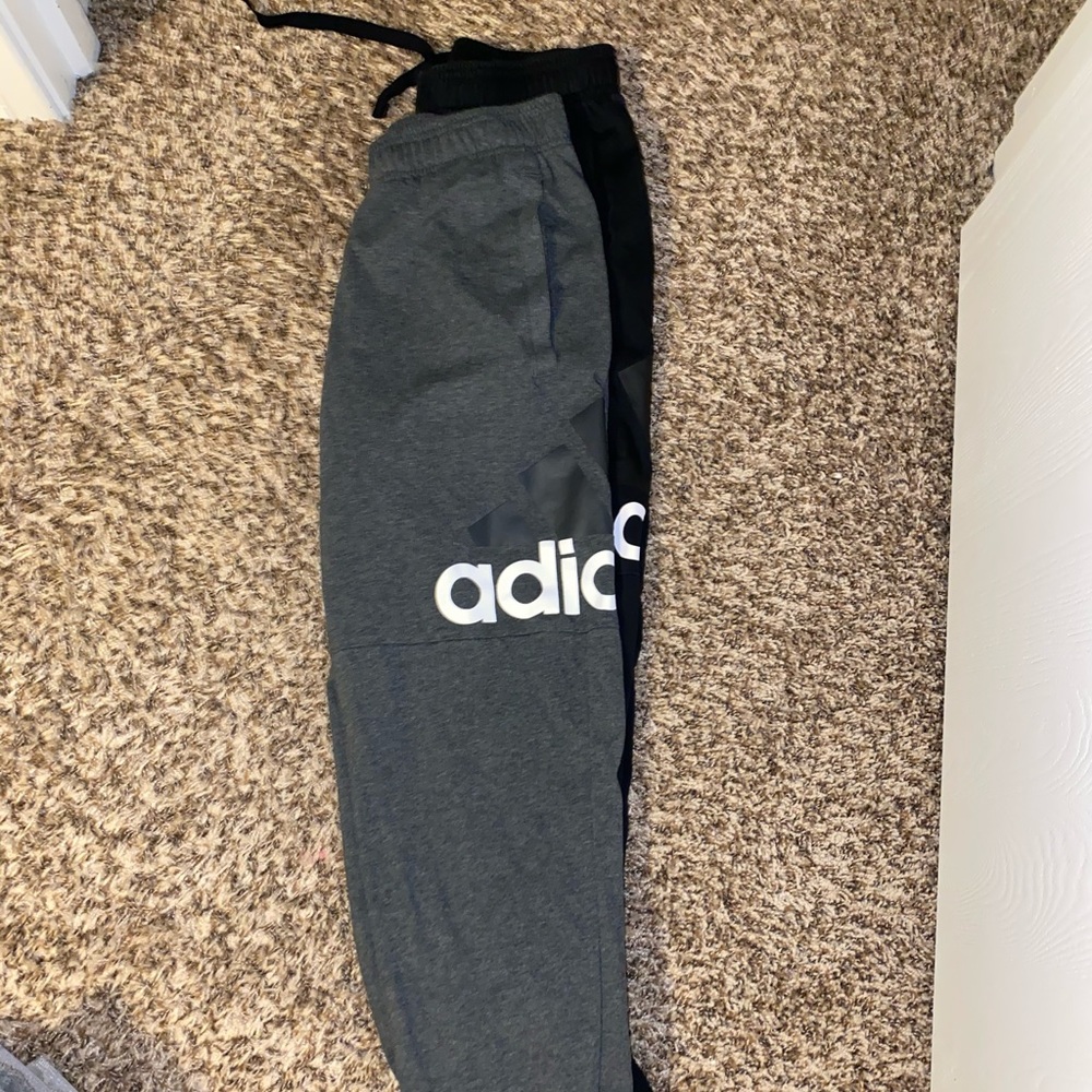 Essentials performance logo pants